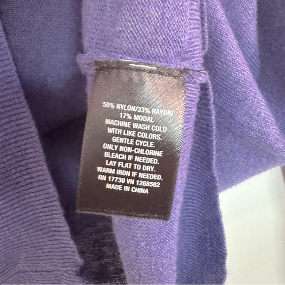 LAST CHANCE Like new! Mossimo large purple sweater fall cozy sleeves v-neck top - Picture 3 of 7
